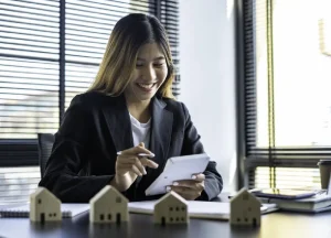 What Is a DSCR Loan and How Does It Work for Rental Property Investors? 2 DSCR formula illustrated with NOI and debt service calculation